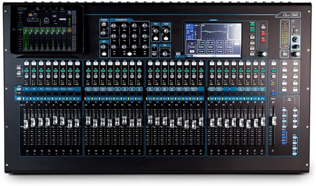 Allen & Heath Qu-32 32-Channel Digital Mixer with Touchscreen