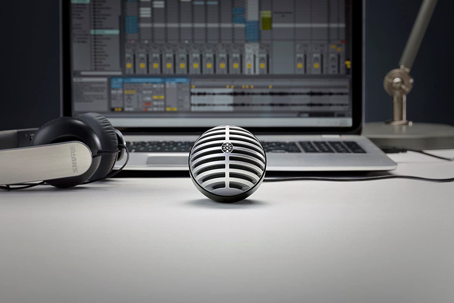 Shure Digital Condenser Microphone MV88/A with Lightning for iOS Devices (Black) - Image 2