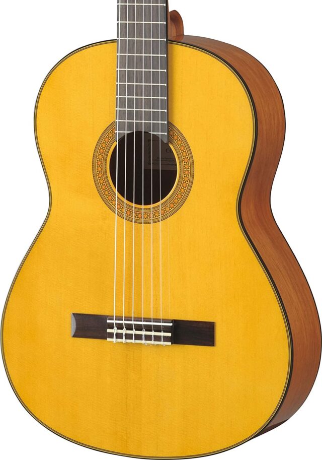 Yamaha Classical Guitar CG142S Solid Spruce Top 6-String Full-Size
