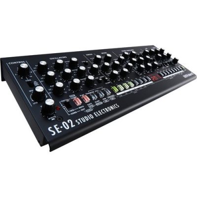 Roland SE-02 Analog Synthesizer with 3 VCOs and 24 dB Filter
